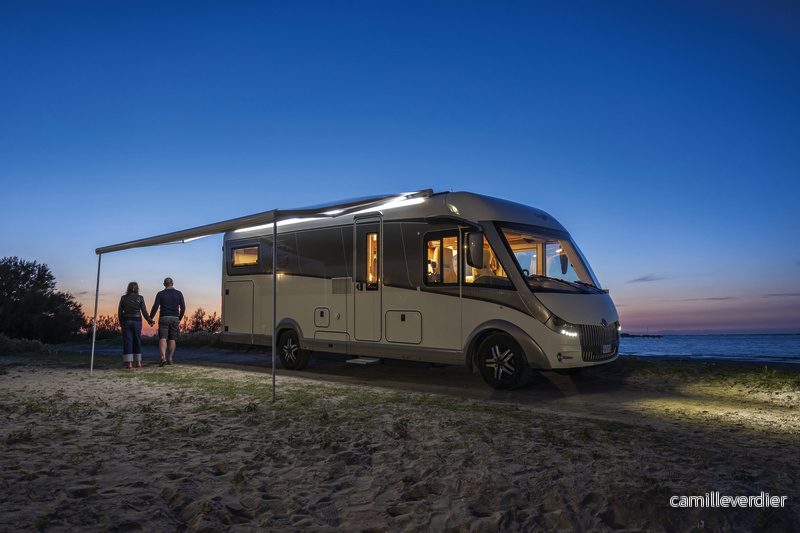 Střešní markýza Fiamma F80L – pro dodávky a obytné vozy, délka 4,5m 306201