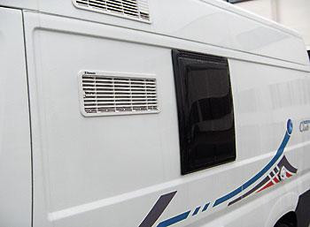 Okno otevírací pro Fiat Ducato / Peugeot Boxer / Citroën Jumper (boční okno P+L, 750 × 465 mm) 304181