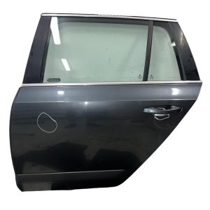 Škoda Octavia 3 kombi Scout r.v. 2015 šedá metalíza QuarzGrau kód barvy LF7Y 6F6F levé zadní dveře 5E9833055C S5VX3T89871
