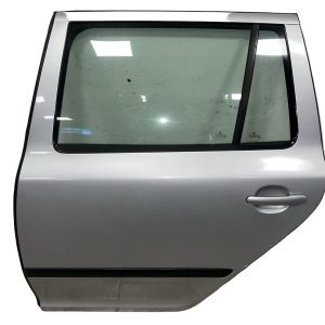Škoda Octavia 2 kombi r.v. 2008 stříbrná metalíza kód barvy LA7W 9156 8E8E levé zadní dveře S5VX3T54999 Škoda Octavia 2 kombi r.v. 2008 stříbrná metalíza kód barvy LA7W 9156 8E8E levé zadní dveře S5VX3T54999